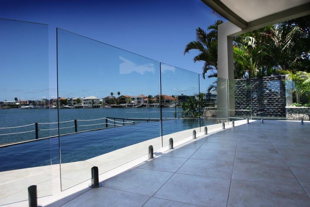 Clean glass offers view on water